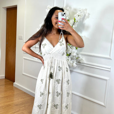 Vestido Indiano de Algodão com flores em Verde Seco