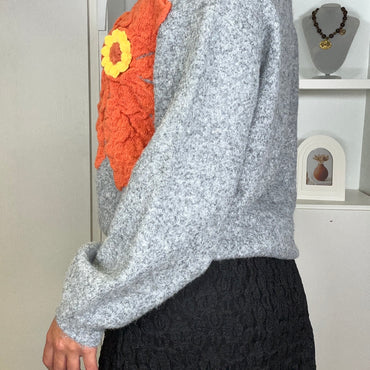 Camisola malha com flor em Cinza