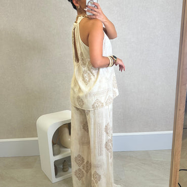 Conjunto Blusa + pantalona com padrão em Bege