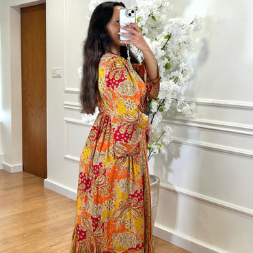 Vestido Indiano Com Manga Estampado Vermelho e Laranja