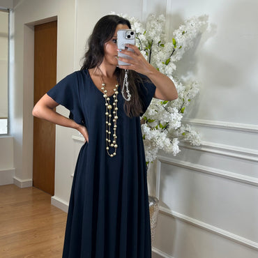 Vestido oversize com folho na manga em Azul Marinho