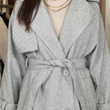 Casaco de Fazenda Comprido Texturado Riscas Cinza