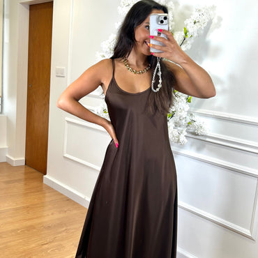 Vestido Acetinado Castanho