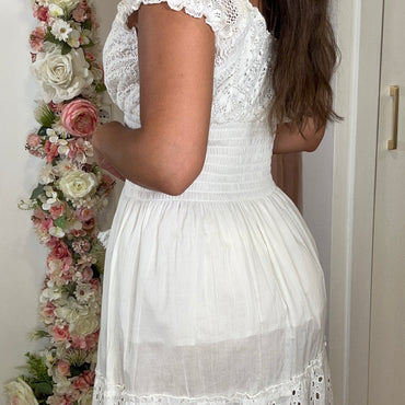 Vestido Curto de alça Bordada Elastica