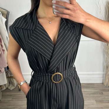 Macacão Clássico Preto Às Riscas