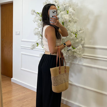 Pantalona Engelhada com Cinto em Preto