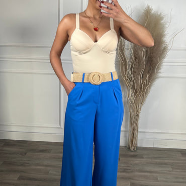 Calça azul com Cinto