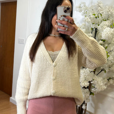 Cardigan Bege com botoes revestidos