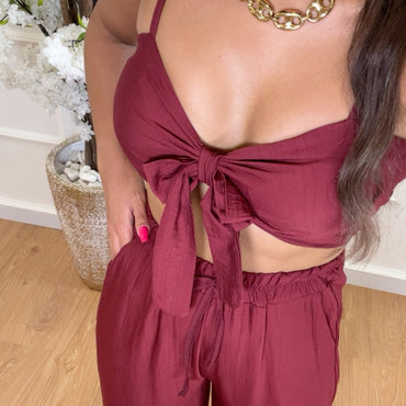 Conjunto top com laço + Pantalona Bordo