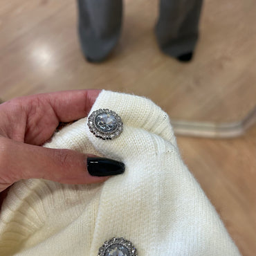 Cardigan com pedras brilhantes em Branco Crú