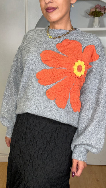 Camisola malha com flor em Cinza