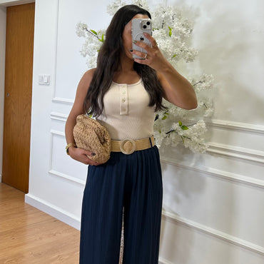Pantalona Engelhada com Cinto em Azul Marinho