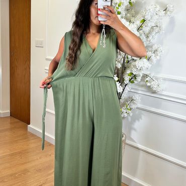 Macacao Básico com Cinto em Verde Seco