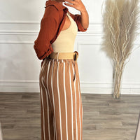 Pantalona Riscas Camel com Cinto