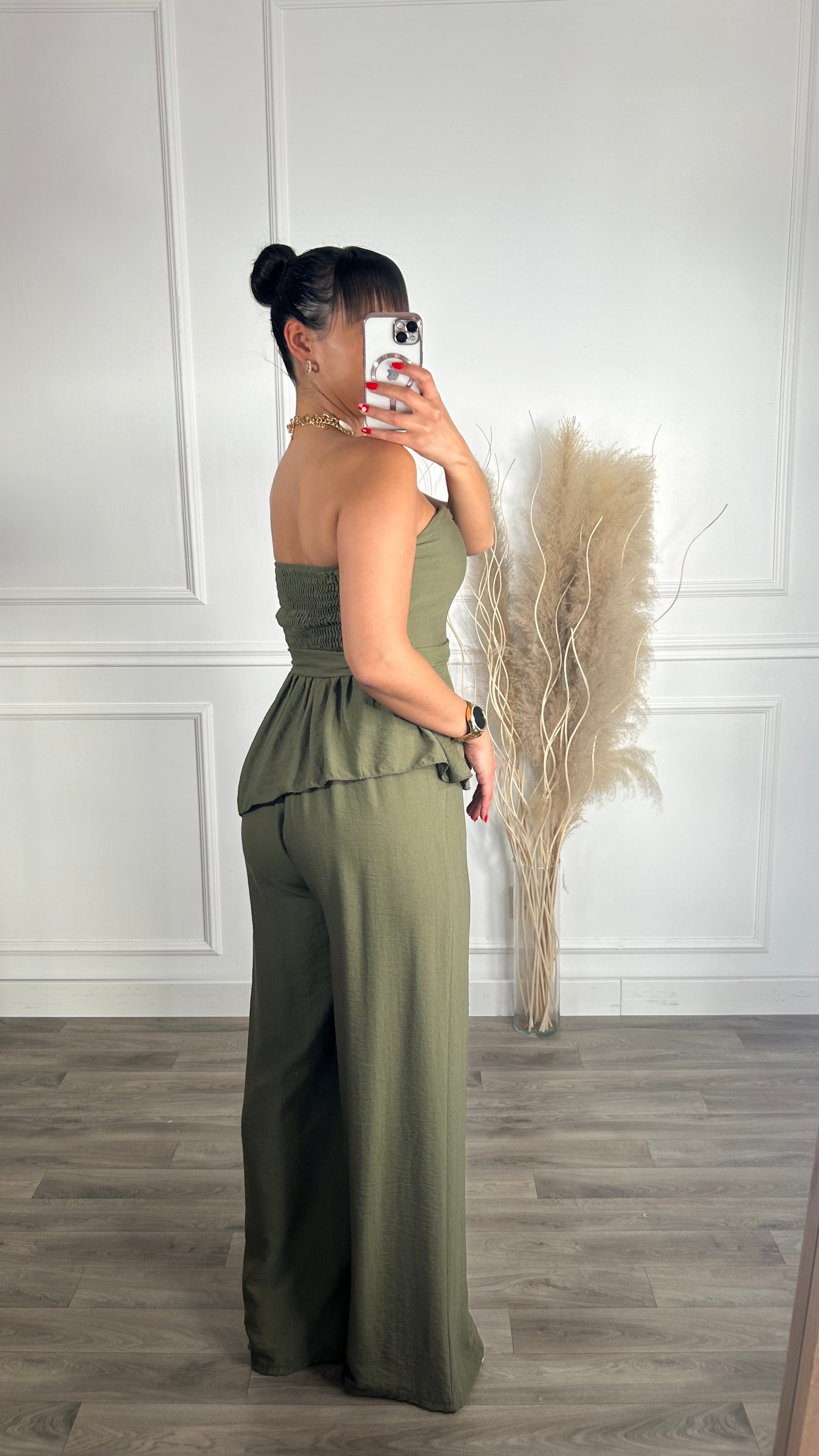 Conjunto Top Assimétrico + Pantalona Verde Seco