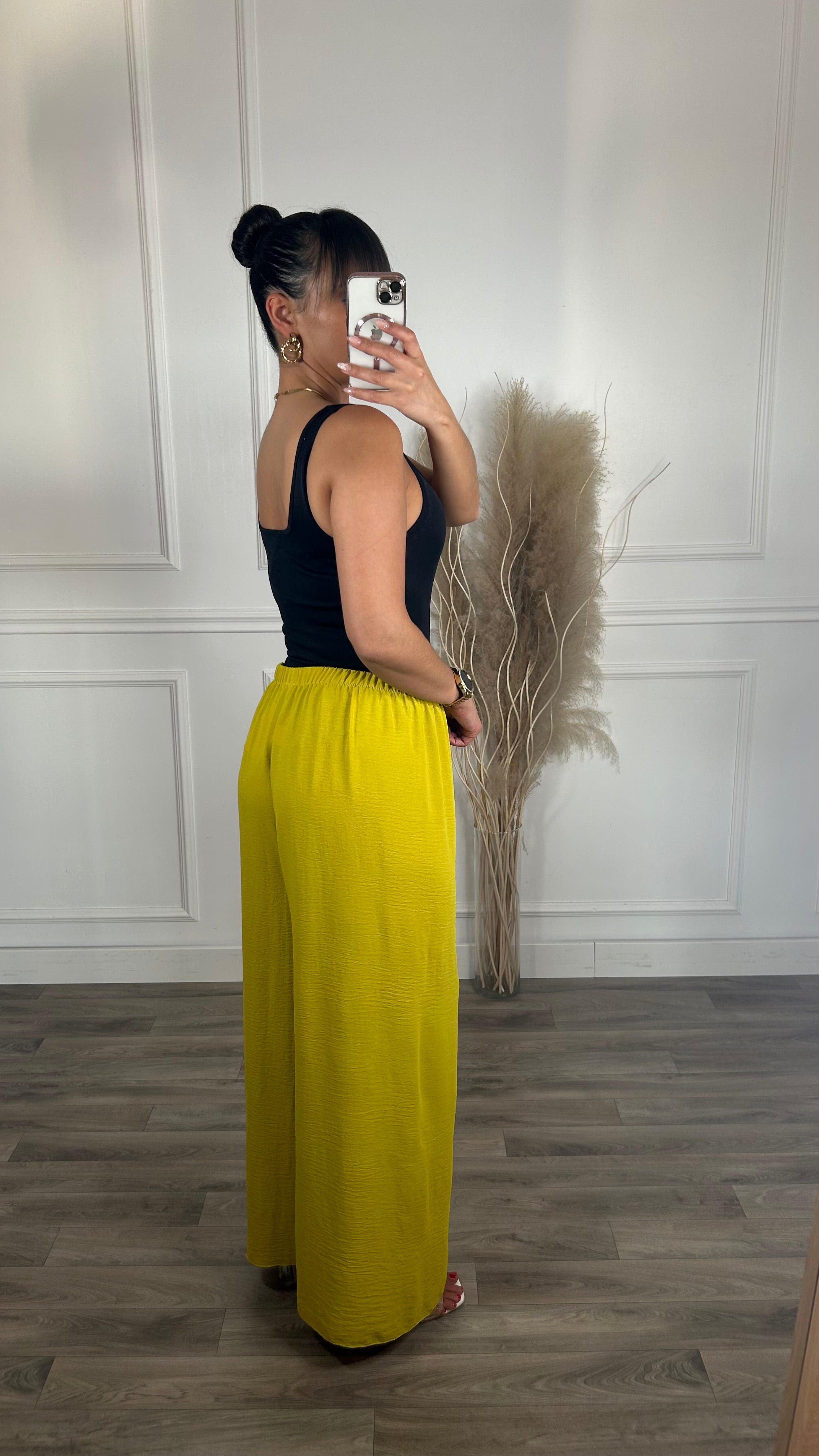 Pantalona amarelo