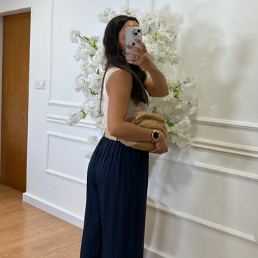 Pantalona Engelhada com Cinto em Azul Marinho