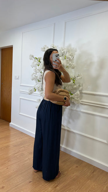 Pantalona Engelhada com Cinto em Azul Marinho
