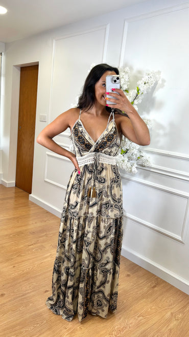 Vestido Acetinado Indiano Bege com cornucopias em Preto