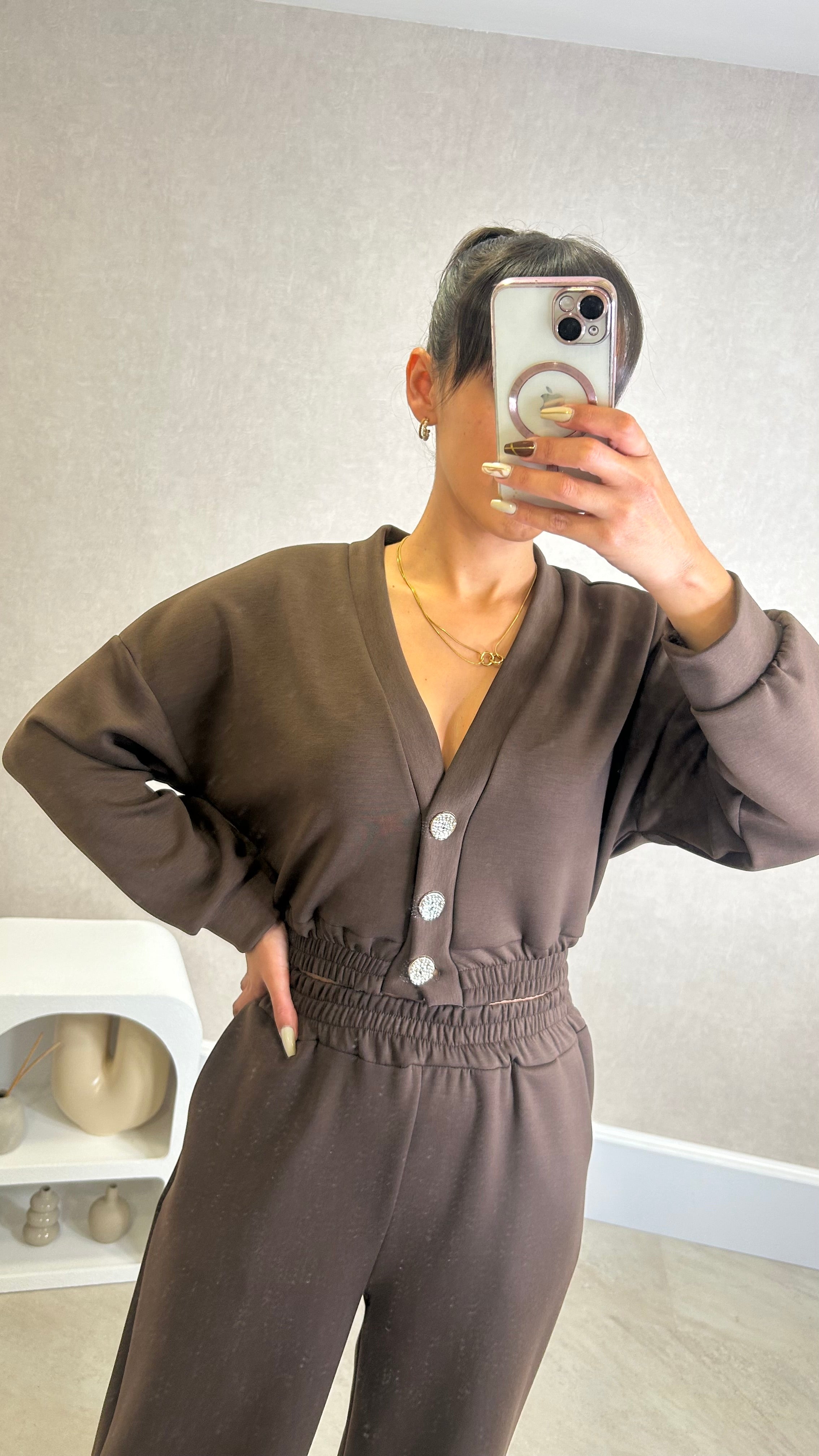 Conjunto Blusa com botões dourados+ Pantalona Castanho