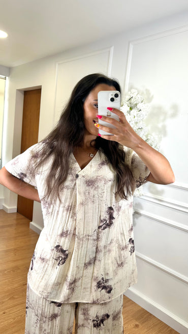 Conjunto Blusa + Pantalona padrão Mármore Bege