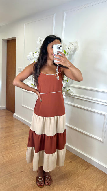 Vestido Riscas Horizontais em Cor Tijolo