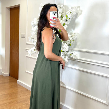 Vestido oversize de alças verde tropa