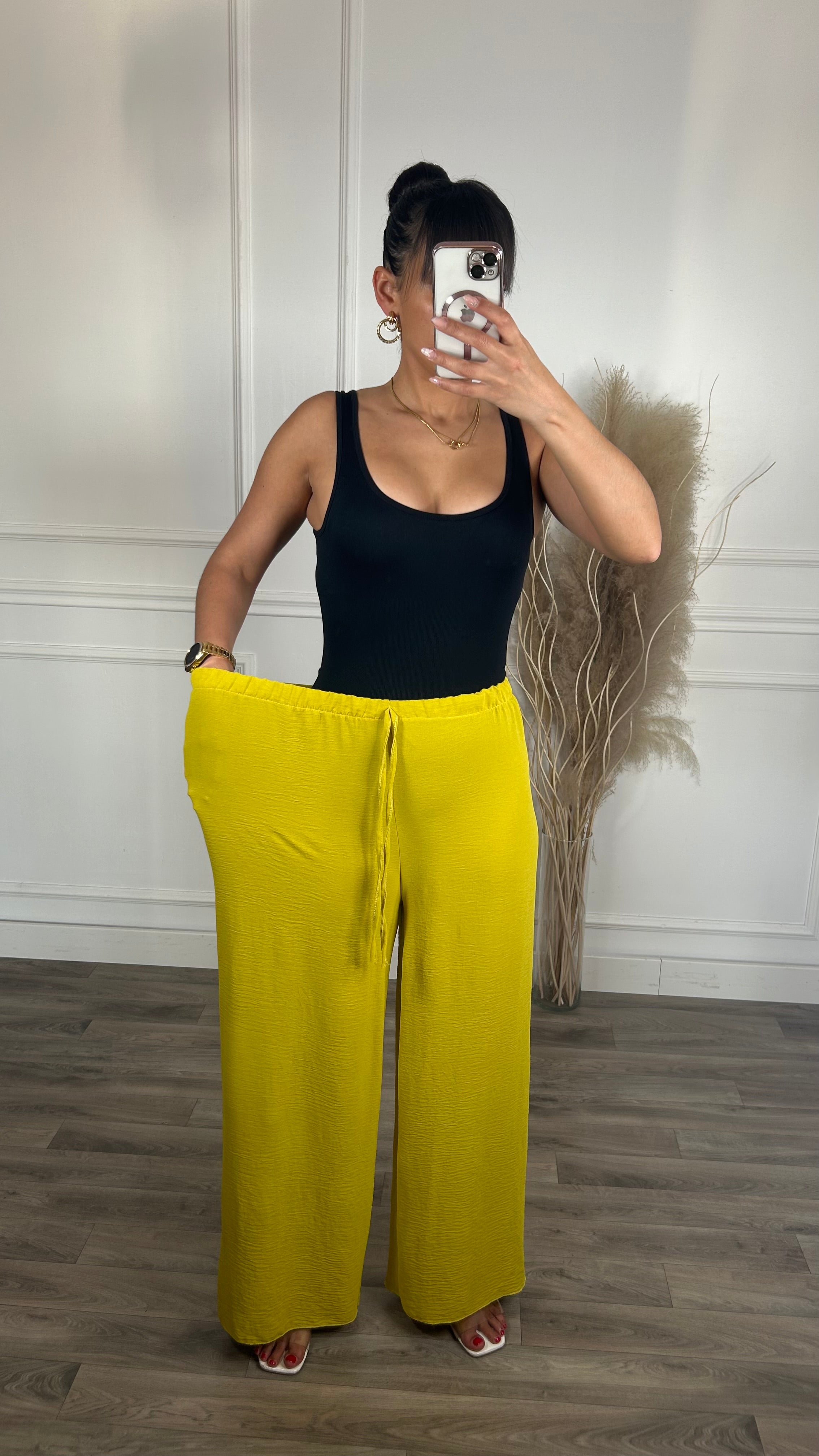 Pantalona amarelo