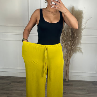 Pantalona amarelo