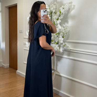 Vestido oversize com folho na manga em Azul Marinho