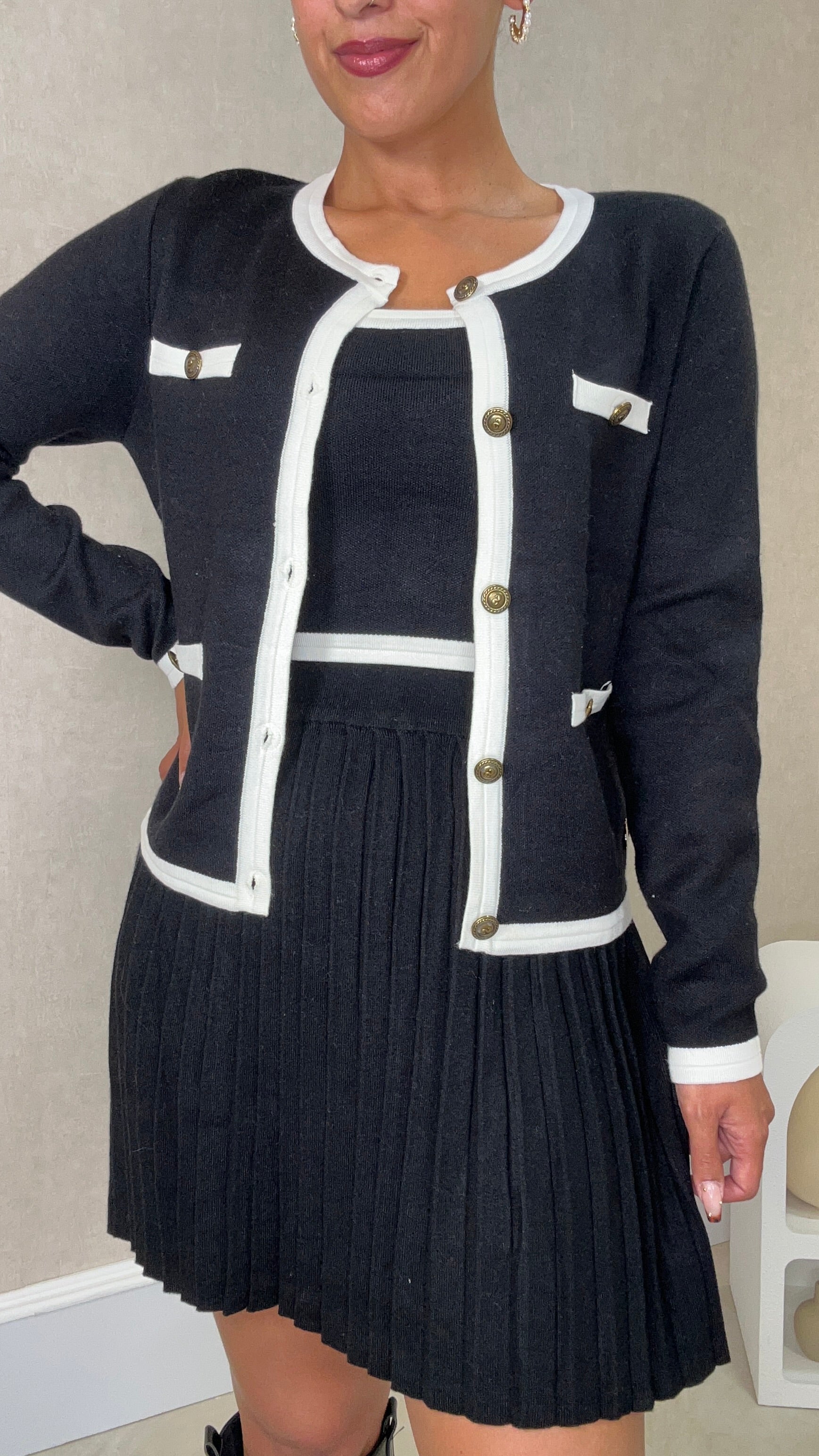 Conjunto Cardigan + Top 2 cores Preto com branco