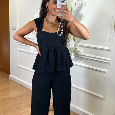 Conjunto Blusa + Pantalona engelhada em Preto