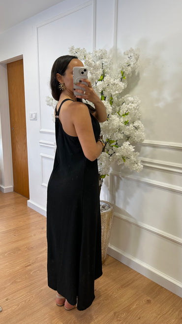 Vestido com argolas nos ombros Preto
