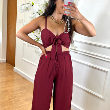 Conjunto top com laço + Pantalona Bordo