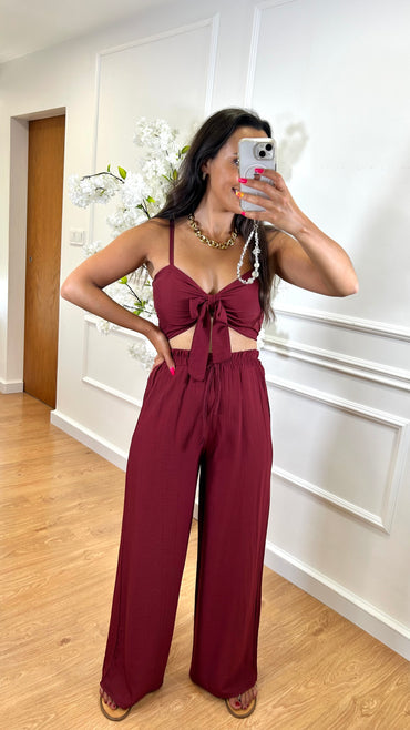 Conjunto top com laço + Pantalona Bordo