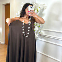 Vestido oversize de alças Castanho