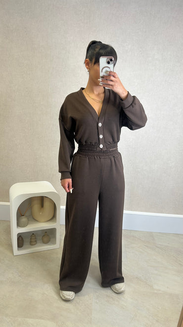 Conjunto Blusa com botões dourados+ Pantalona Castanho