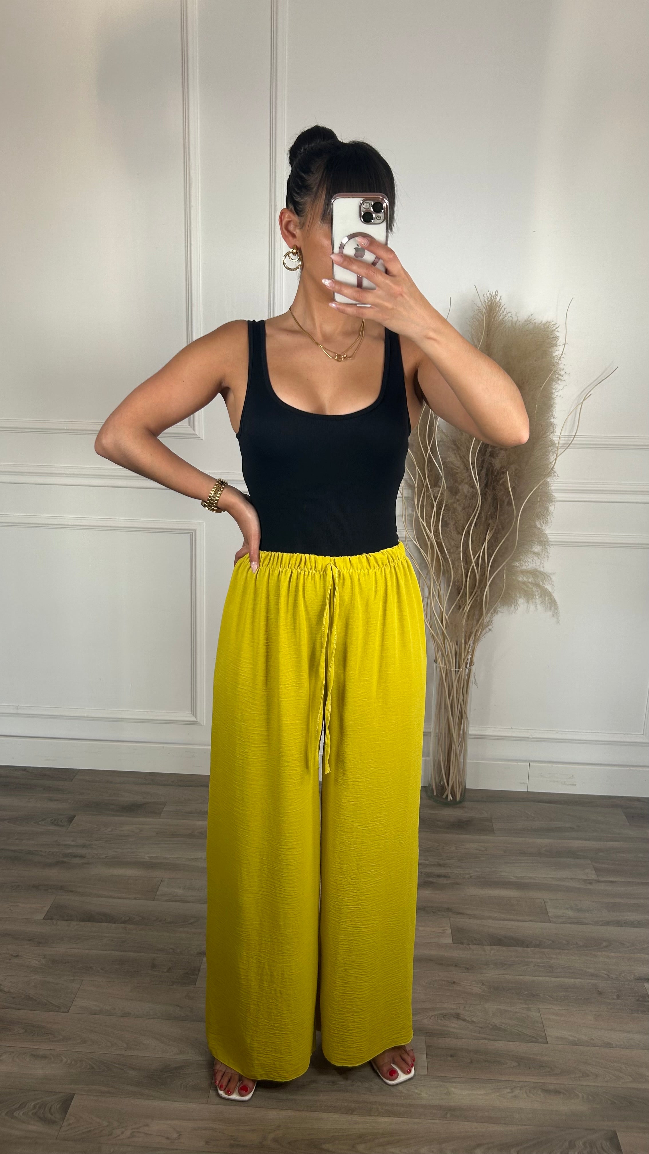 Pantalona amarelo