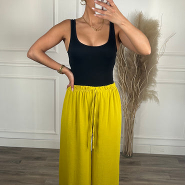 Pantalona amarelo