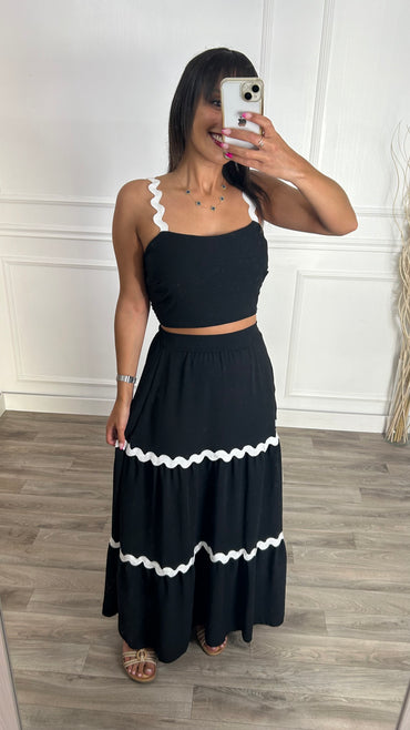 Conjunto Saia Comprida + Top Preto