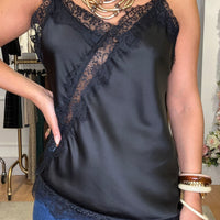 Top Acetinado com renda Preto