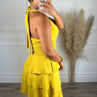 Vestido com folhos amarelo