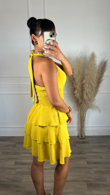 Vestido com folhos amarelo
