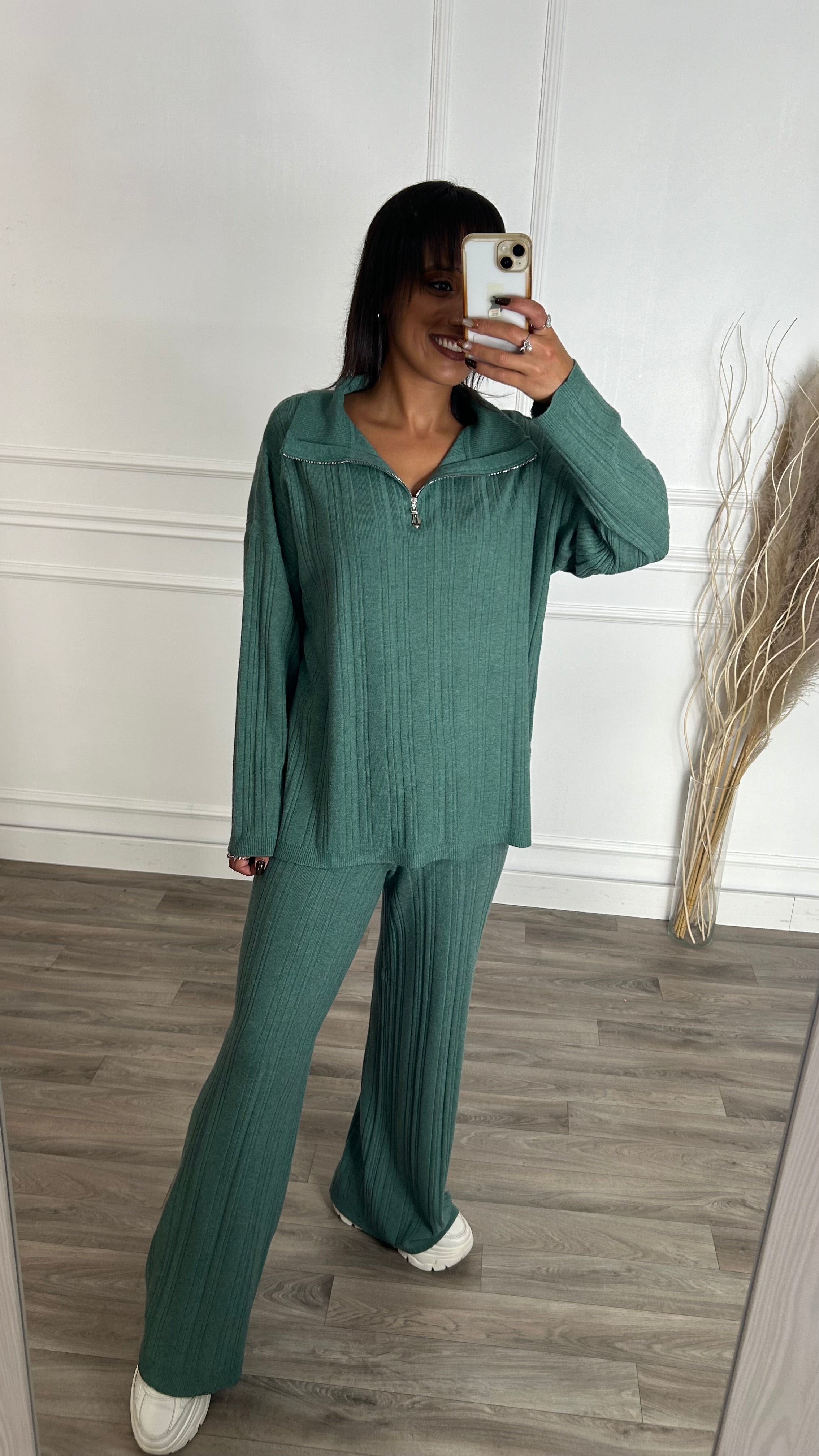 Conjunto malha camisola com fecho + Pantalona Verde