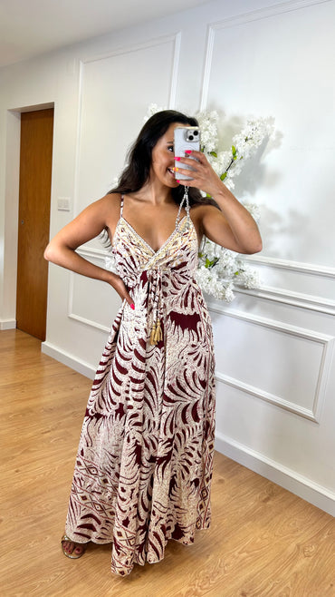 Vestido Acetinado Indiano Bege com cornucopias em Bordo