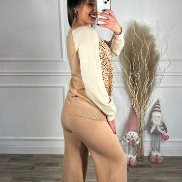 Conjunto camisola com lantejoulas + pantalona camel