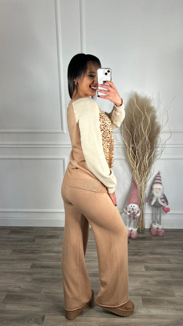 Conjunto camisola com lantejoulas + pantalona camel