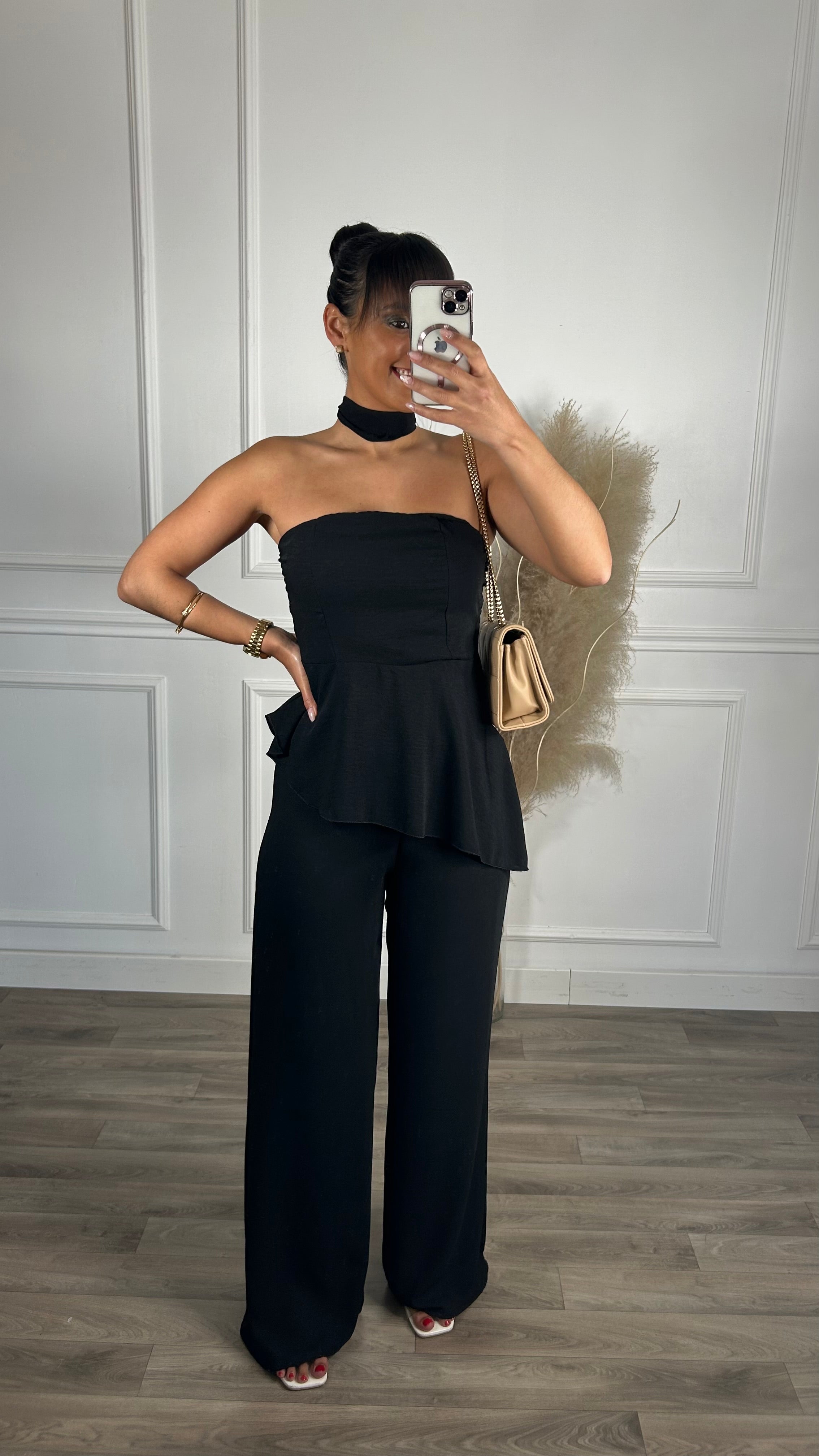 Conjunto Top Assimétrico + Pantalona Preto