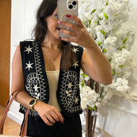 Conjunto Colete + Pantalona com bordado em Preto