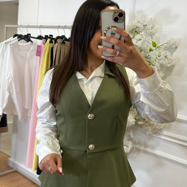 Colete verde botoes dourados